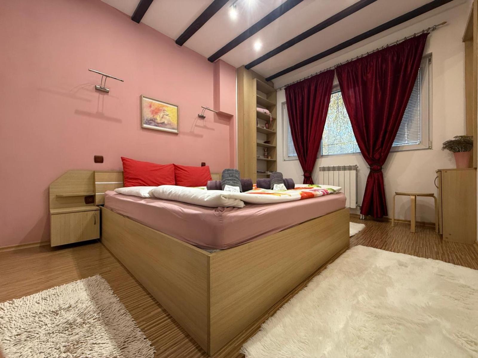 דירה The Maisonette In Sofia's Heart