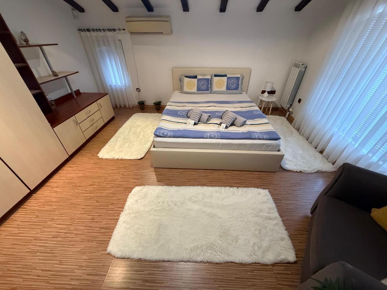 דירה The Maisonette In Sofia's Heart